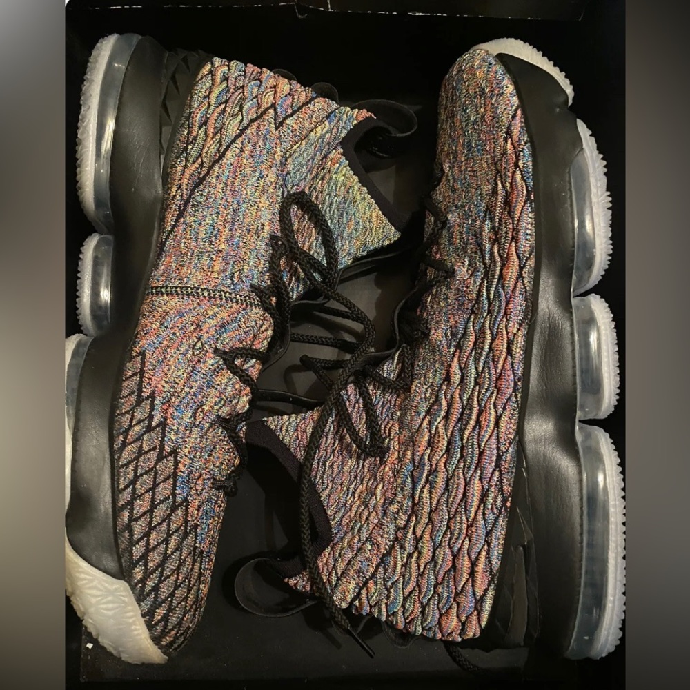 Nike Lebron 15